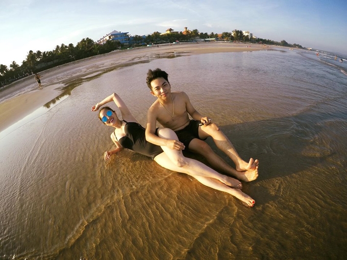 vo-chong-khanh-thi-phan-hien-hon-nhau-nong-chay-trong-ky-nghi-2