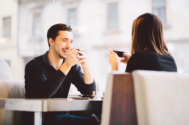Choáng với cách ăn mặc của người yêu khi đến dự đám tang ông nội tôi - Ảnh 1.