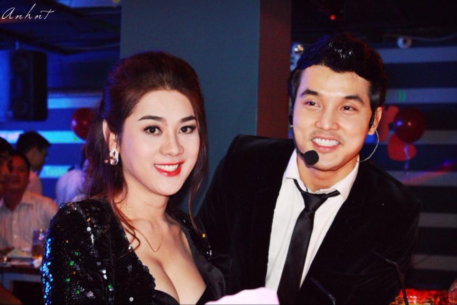 lam chi khanh he lo moi tinh voi ung hoang phuc va nhung buc anh hiem hinh anh 3