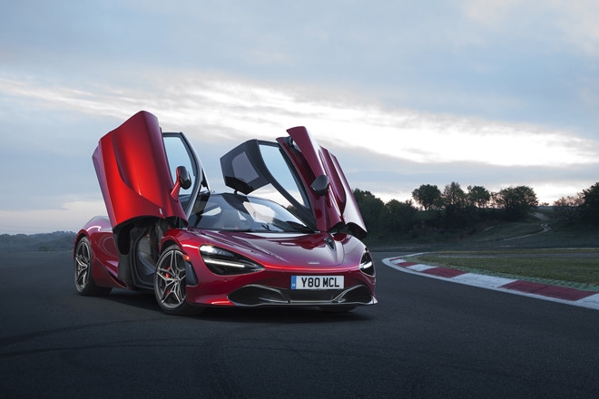 McLaren trinh lang 2 sieu pham Spider 570S va 720S hinh anh 1