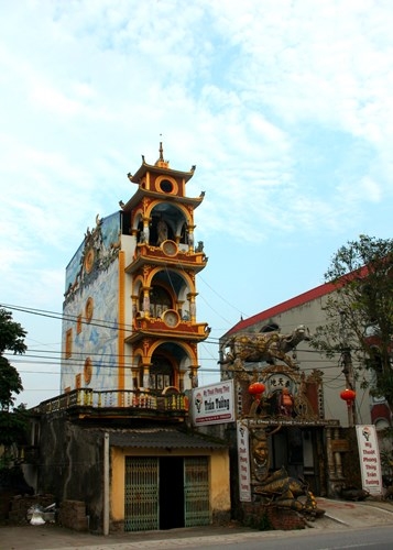 Cận cảnh ngôi nhà kỳ quái của anh Nguyễn Văn Tưởng