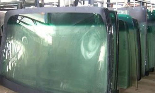 'Phù phép' kính ôtô Việt Nam thành sản phẩm của hãng xe sang Đức