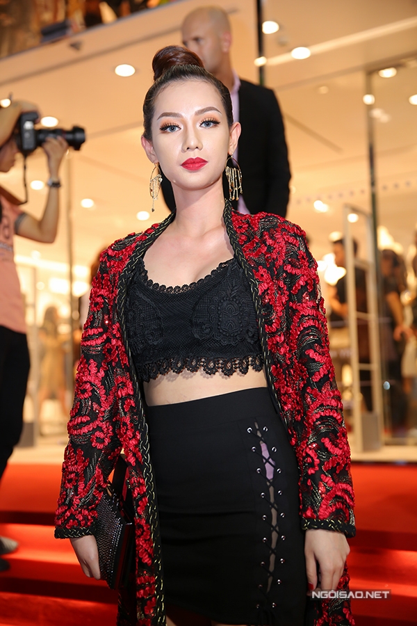 sao-viet-khoe-net-ca-tinh-trong-su-kien-10