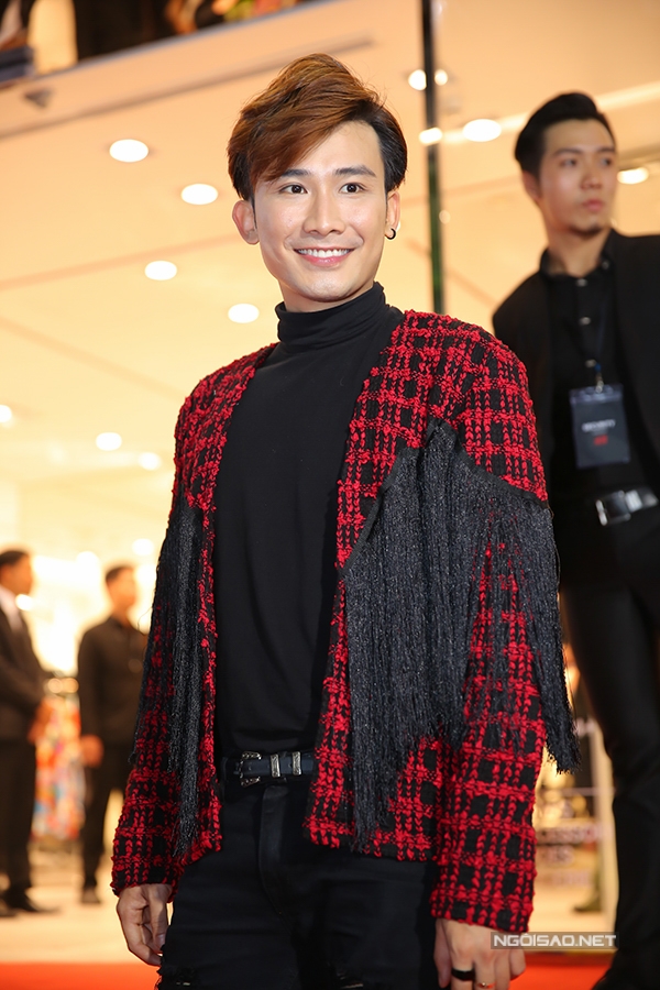 sao-viet-khoe-net-ca-tinh-trong-su-kien-tiep-6