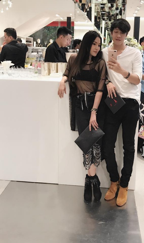 ly phuong chau dang anh tinh tu voi hien sen mac chuyen thi phi hinh anh 2