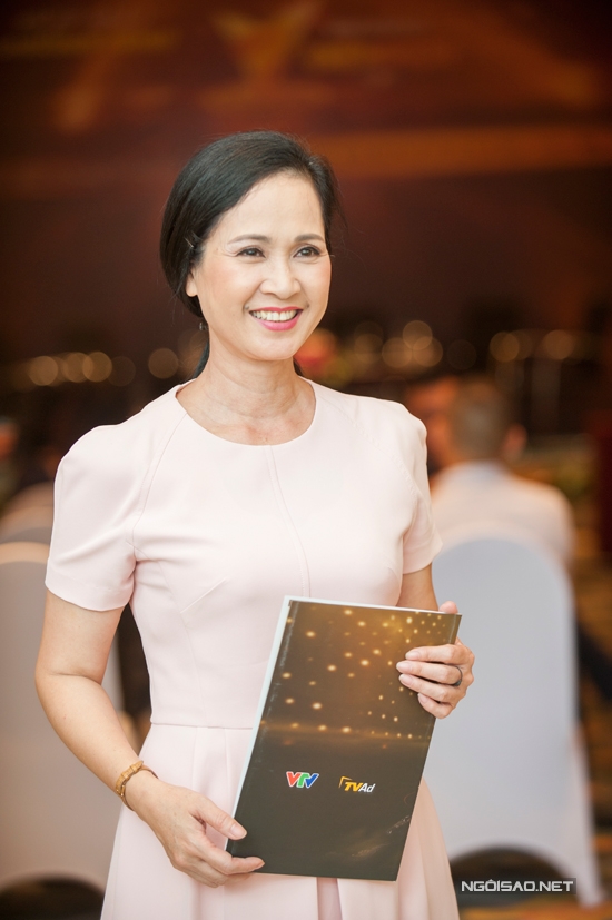 nsnd-lan-huong-toi-khong-duoc-moi-du-vtv-awards-la-dieu-binh-thuong
