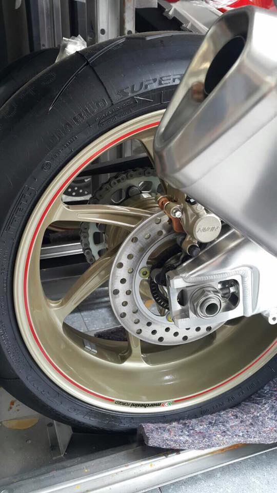 Siêu mô tô chỉ sản xuất đúng 500 chiếc Honda CBR1000RR SP2 2017 cập bến Việt Nam - Ảnh 3.
