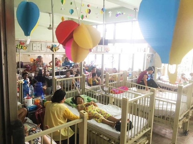  Tai nạn thương tâm: Chở con và cháu đi chơi lễ, ba người thân trong một gia đình tử nạn - Ảnh 1.