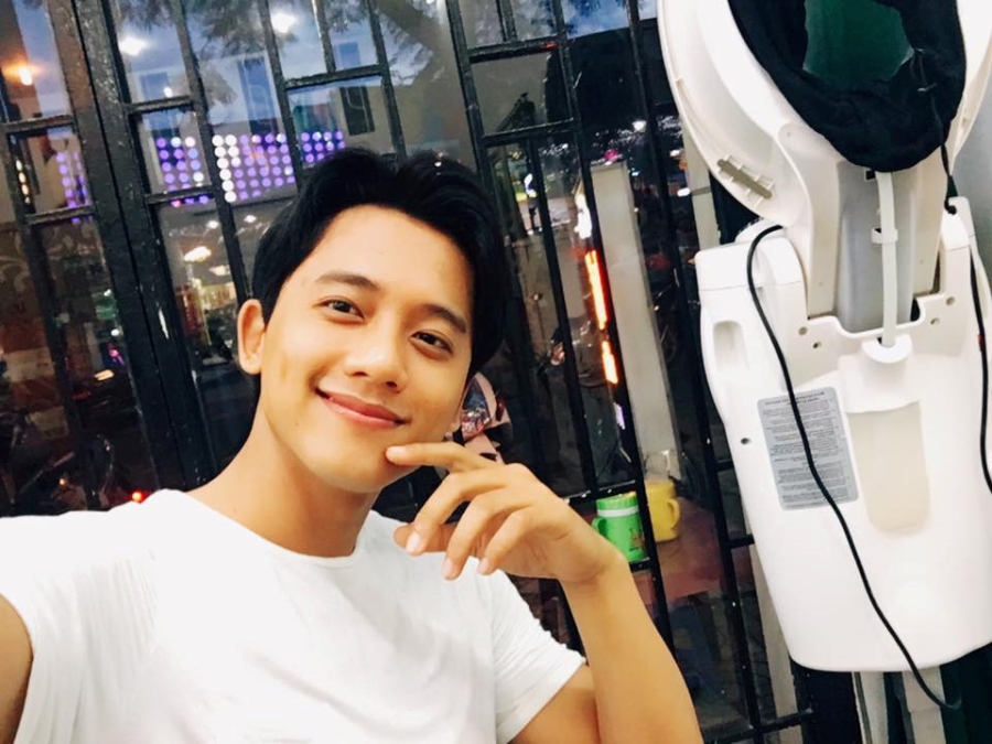 Thay giao dien trai trong MV 'Em gai mua' cua Huong Tram la ai? hinh anh 4