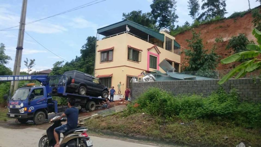 lao cai: mua lon gay sat lo dat de bep nha dan hinh anh 3