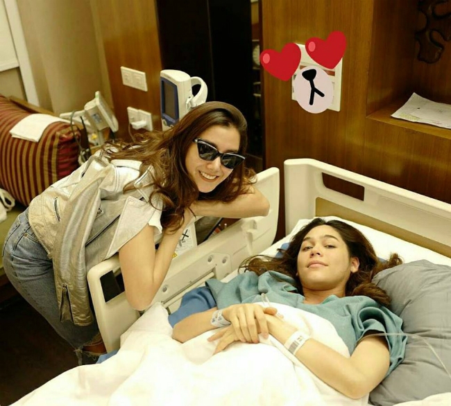 my-nhan-dep-nhat-thai-lan-chompoo-araya-khoe-cap-song-sinh-vua-chao-doi-9