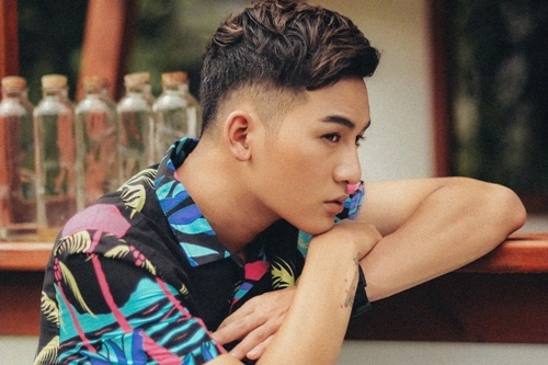 Ali Hoàng Dương bị nhiều đồng nghiệp cho là cầu toàn đến mức cực đoan.