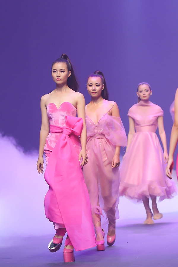 nguoi-mau-bung-de-giay-trong-bo-suu-tap-hoanh-trang-nhat-chung-ket-next-top-10