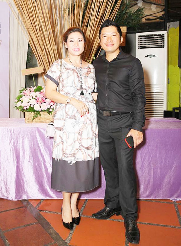 Cưới vợ hơn 1 năm, Kinh Quốc lần đầu tiên chia sẻ về người vợ đại gia bằng tuổi - Ảnh 2.