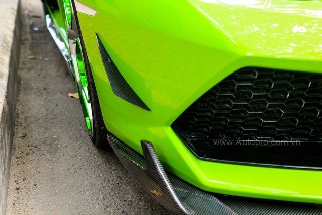 Lamborghini Huracan xanh cốm của đại gia kín tiếng quận 2 tiếp tục được độ khủng - Ảnh 6.