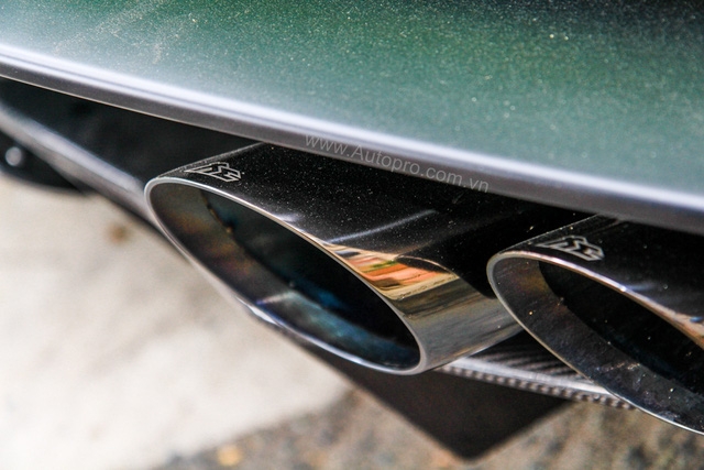 Lamborghini Huracan xanh cốm của đại gia kín tiếng quận 2 tiếp tục được độ khủng - Ảnh 7.