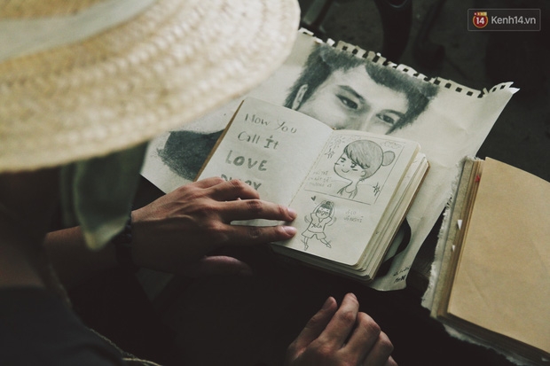 Phiên chợ người yêu cũ đặc biệt giữa lòng Hà Nội: Nơi thanh lý những kỷ vật tình yêu thời còn mặn nồng - Ảnh 13. Phiên chợ người yêu cũ đặc biệt giữa lòng Hà Nội: Nơi thanh lý những kỷ vật tình yêu thời còn mặn nồng - Ảnh 13.