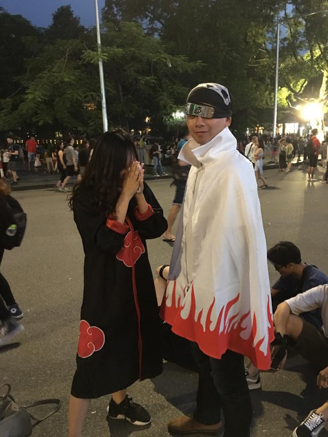 Nhiều bạn trẻ hoá trang thành nhân vật trong truyện Naruto.