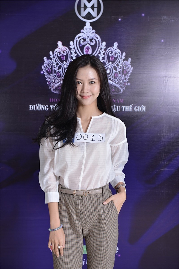 Vũ Ngọc Châm tham gia cuộc thi Hoa khôi áo dài và trở thành ứng cử viên sáng giá nhưng không có được vị trí mơ ước để dự thi Hoa hậu thế giới