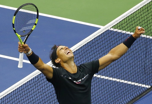  Nadal ăn mừng chiến thắng trước Anderson 