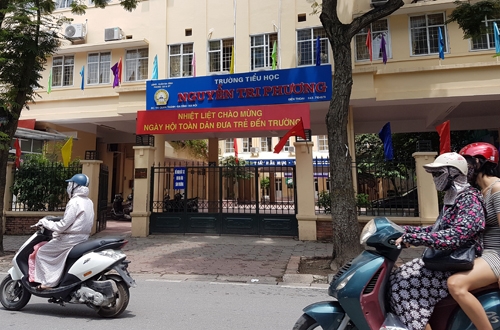 chu-tich-ha-noi-yeu-cau-xac-minh-viec-11-hoc-sinh-bi-bao-hanh