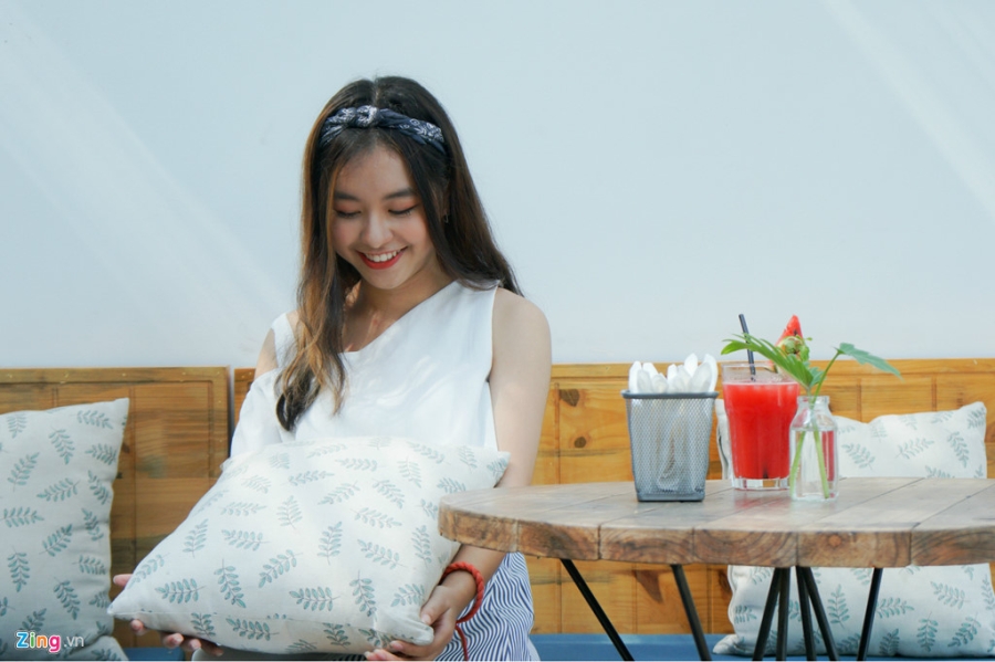 9X xinh dep dong MV cung My Tam, gioi 2 ngoai ngu, rat thich choi game hinh anh 9
