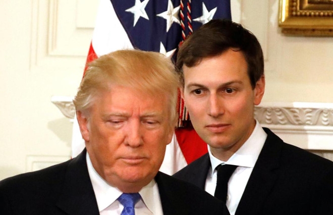 Co van cua Trump muon con re tong thong tu chuc hinh anh 1