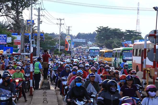 Dong Nai kien nghi doi tram thu phi tren quoc lo 20, giam gia ve BOT hinh anh 1