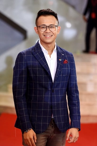 Chàng trai sở hữu nụ cười má lúm đồng tiền tiết lộ mình có phần không lãng mạn như mọi người hình dung.