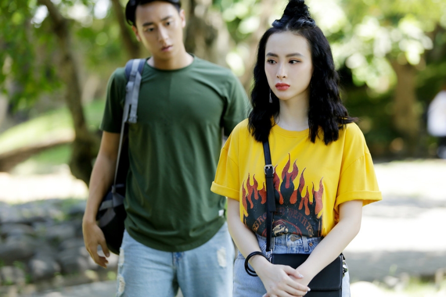 Thoi trang bien hoa cua Angela Phuong Trinh trong 'Glee' hinh anh 4