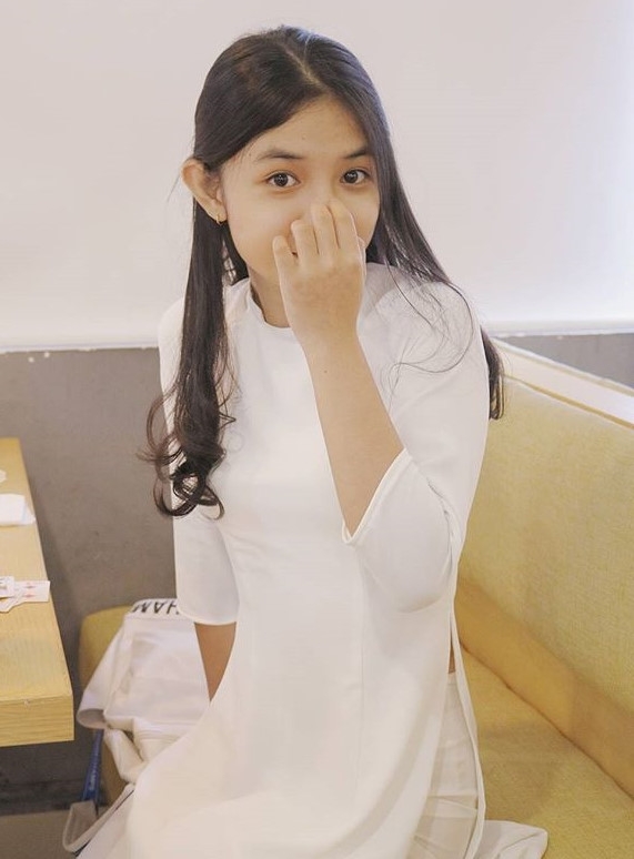 Dan mang tim kiem anh truc dien cua nu sinh Hue co mui cao nhu Tay hinh anh 3