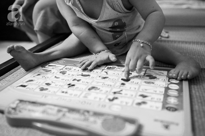 Một ngày của cô bé 4 tuổi không được đến trường, sống sót nhờ những chiếc băng vệ sinh và bao cao su - Ảnh 3. Một ngày của cô bé 4 tuổi không được đến trường, sống sót nhờ những chiếc băng vệ sinh và bao cao su - Ảnh 3.