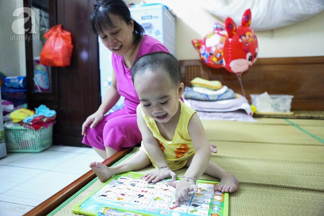 Con muốn đi học, nhưng bố đi làm chỉ đủ tiền mua băng vệ sinh với bao cao su cho con và thuốc cho em - Ảnh 14. Con muốn đi học, nhưng bố đi làm chỉ đủ tiền mua băng vệ sinh với bao cao su cho con và thuốc cho em - Ảnh 14.