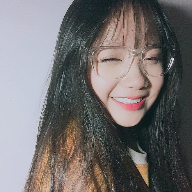 Nu sinh Sai Gon bat ngo vi anh chup sau lung duoc chia se tren mang hinh anh 3