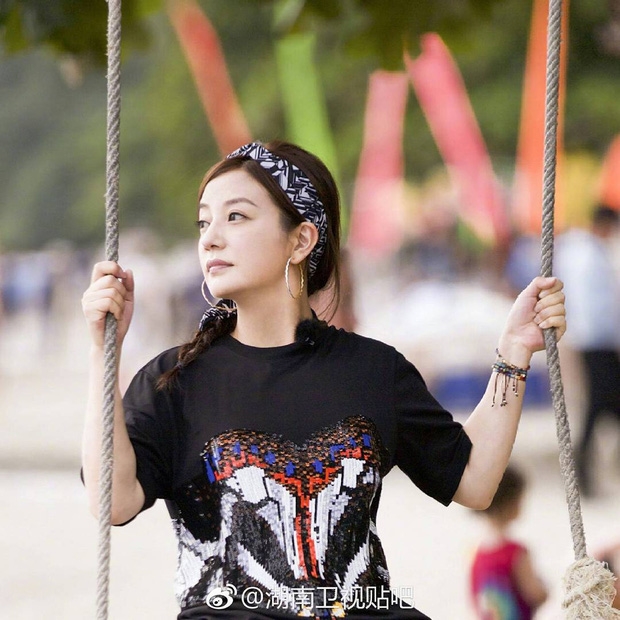tham gia gameshow, trieu vy dat hang hieu kin nguoi khien fan 