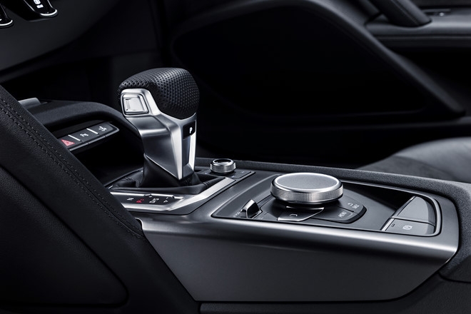 Audi ra mat phien ban dac biet R8 RWS 2018 hinh anh 3