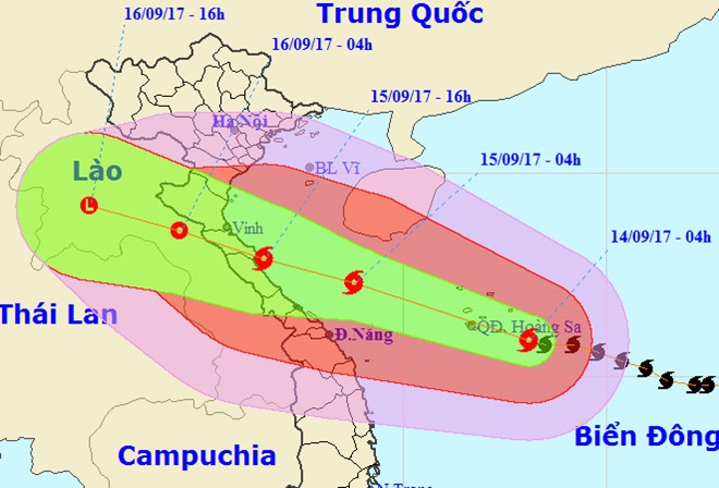 Bao so 10 dat suc gio 150 km/h truoc khi do bo Nghe An - Quang Tri hinh anh 1