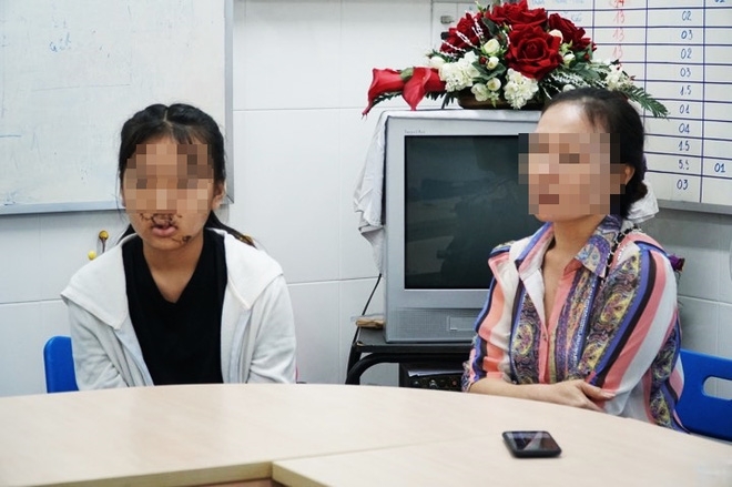 Ngã vào kính trường học trong ngày hành kinh, bé gái 11 tuổi bị huỷ hoại khuôn mặt nặng nề - Ảnh 8.