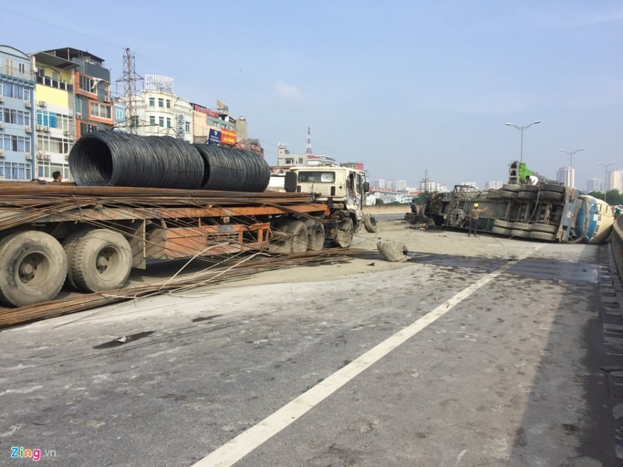 Hien truong tai nan xe bon lam te liet duong tren cao vanh dai 3 hinh anh 3