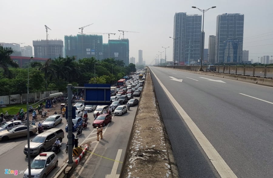 Hien truong tai nan xe bon lam te liet duong tren cao vanh dai 3 hinh anh 7