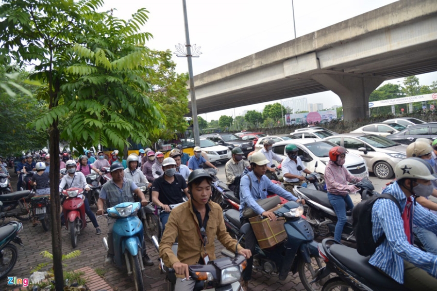 Hien truong tai nan xe bon lam te liet duong tren cao vanh dai 3 hinh anh 9