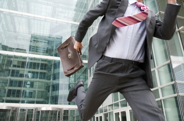 Kết quả hình ảnh cho một người đi làm đúng giờ