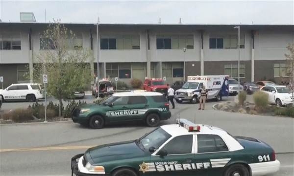 Cảnh sát phong toả trường phổ thông Freeman. (Ảnh: NBC News)