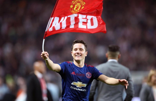 Ander Herrera va bi kich cua mot nguoi hung hinh anh 3