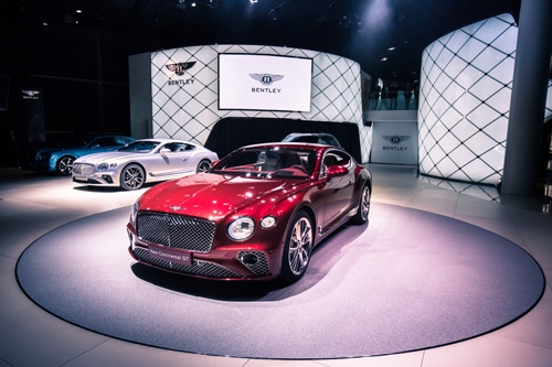 bentley-ha-noi-nhan-dat-continental-gt-moi