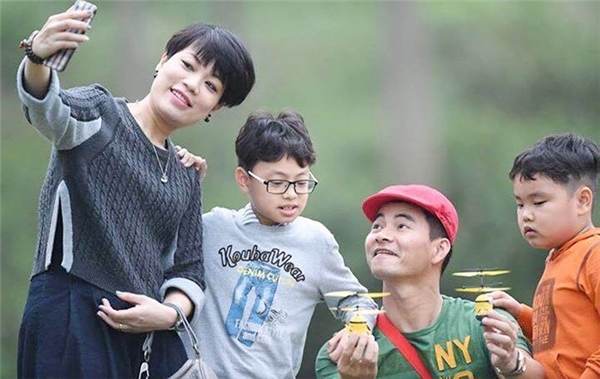 khong hen ma gap, day la phan ung cua xuan bac va viet anh khi vo len mang dau to - 19