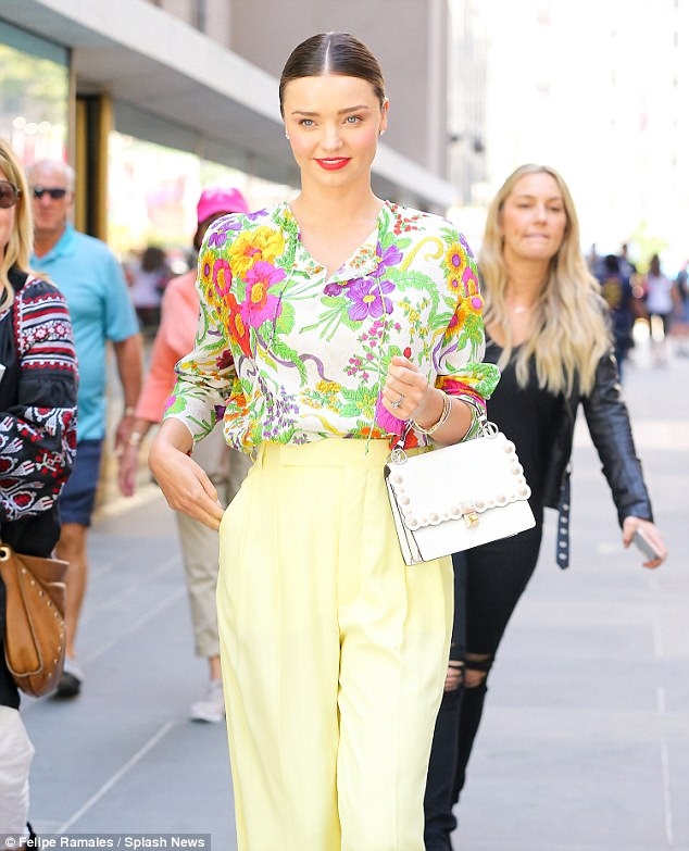 Miranda Kerr rực rỡ như hoa, hạnh phúc nói về cuộc hôn nhân với tỷ phú công nghệ - Ảnh 1.