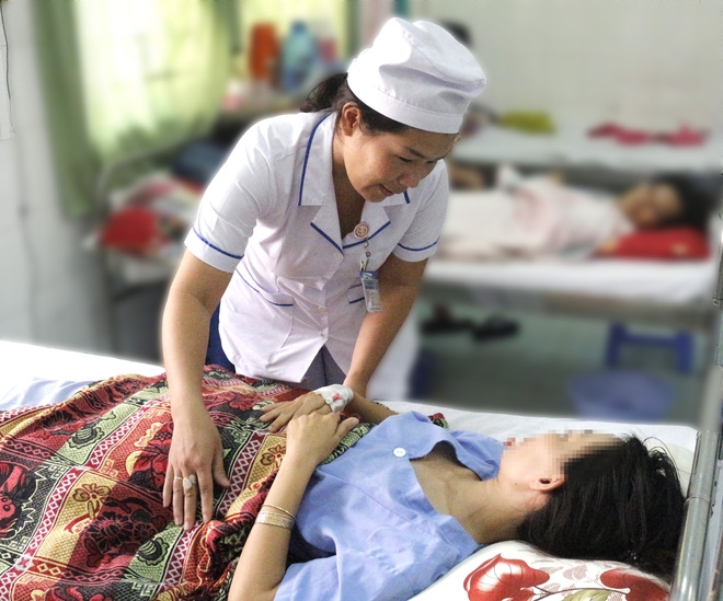 Người phụ nữ có bụng to như mang bầu, bác sĩ phẫu thuật mới phát hiện khối u khủng - Ảnh 2.