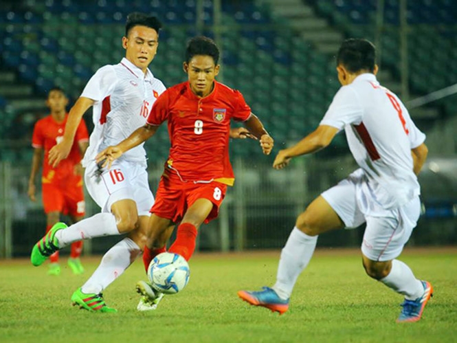 U.18 VN trong trận thua Myanmar tại giải U.18 AFF 2017 /// Ảnh: VFF