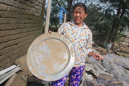xom-chai-tan-hoang-sau-bao-hang-chuc-ho-dan-trang-tay-2